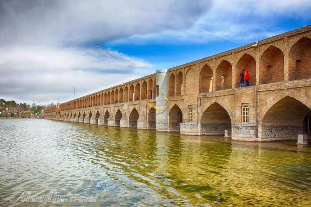 زاینده رود تنها با انتقال آب احیا می شود