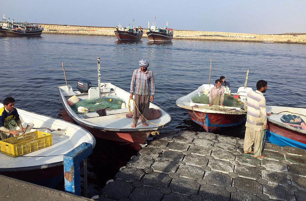 احداث و بهسازی بنادر ماهیگیری