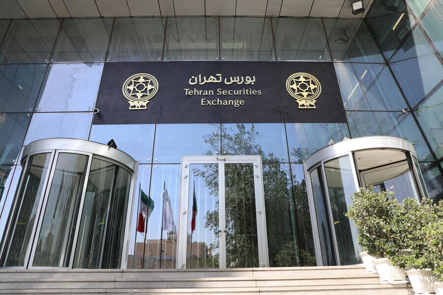 ارزش معاملات امروز حدود ۲۰۰ همت و خُرد بیش از ۲۰ همت بود