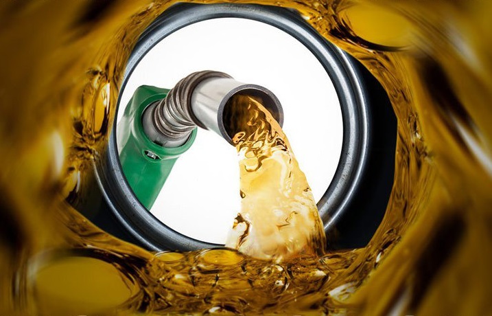 از اولین ساعت بامداد امروز بنزین ۳ نرخی اجرایی شد