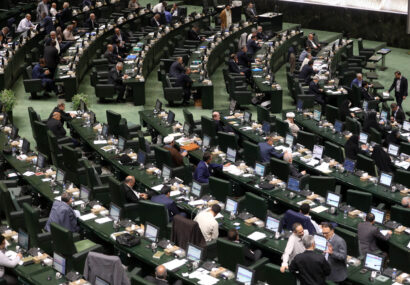 با تعیین نرخ رجیستری تلفن همراه در لایحه بودجه موافقت شد