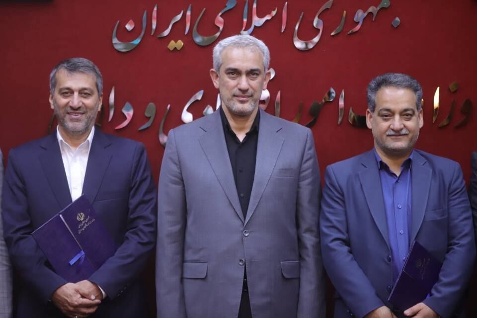 حسین فروزان دبیر شورای عالی مناطق آزاد شد