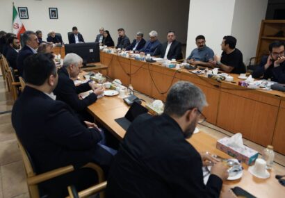 عارف: «منع» در ادبیات توسعه فناوری جایی ندارد عارف: «منع» در ادبیات توسعه فناوری جایی ندارد