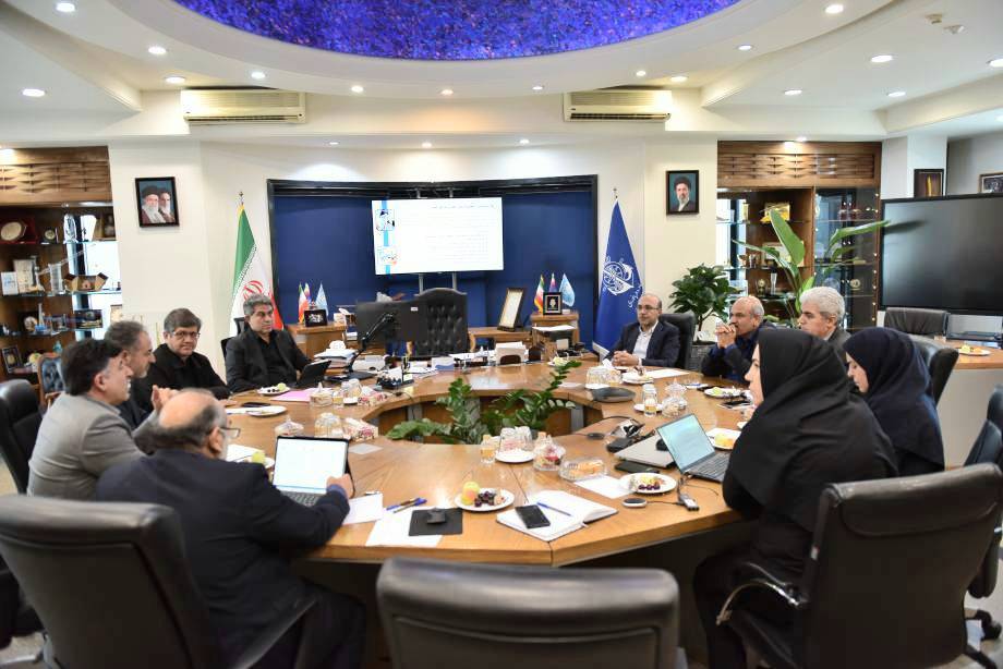 نشست سه‌جانبه گمرک، بنادر و راه‌آهن برای تسهیل تجارت خارجی برگزار شد